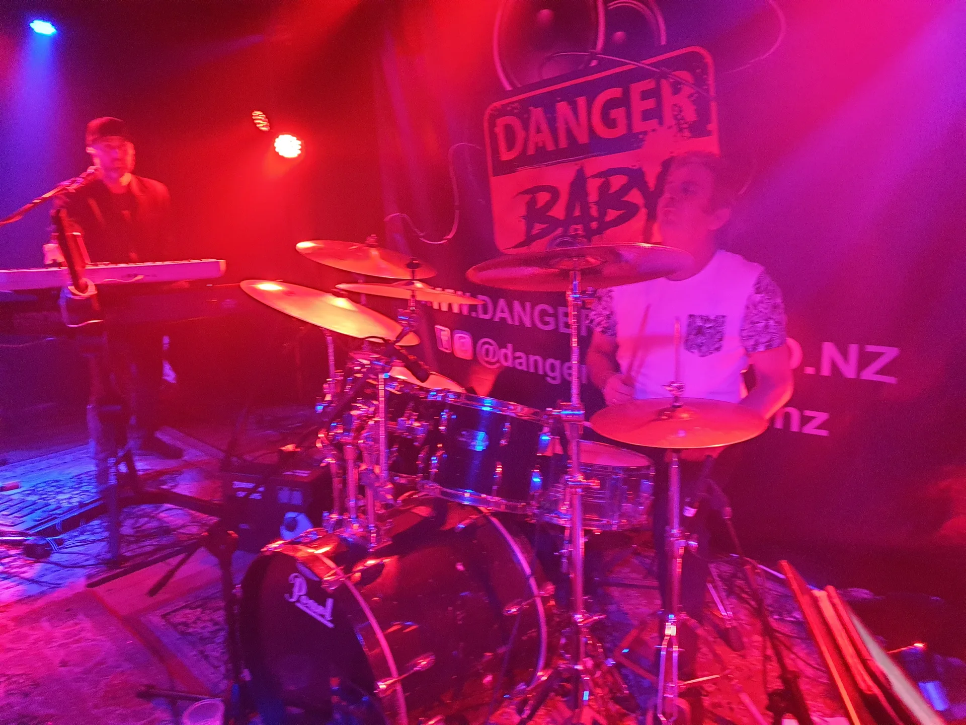 DangerBaby live 16